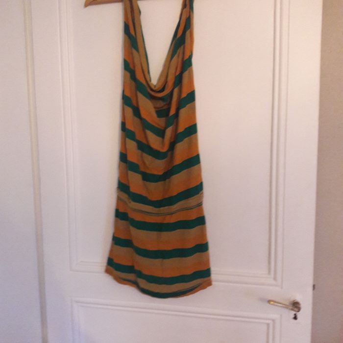 Robe d'été décolleté et dos nu