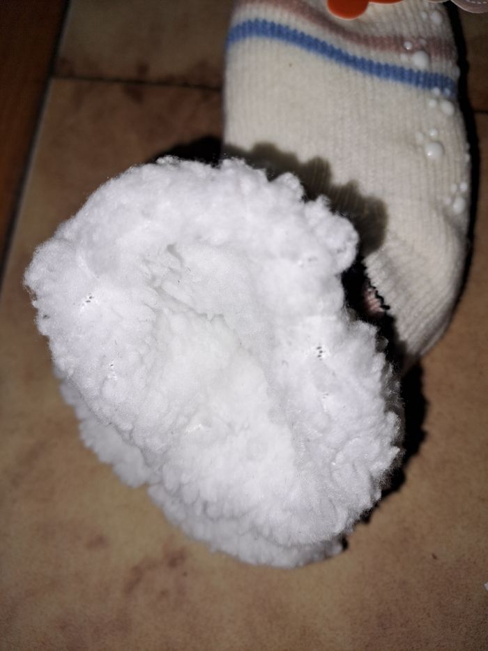 Chaussons / Chaussettes fourrées bébé – Antidérapants - photo numéro 3