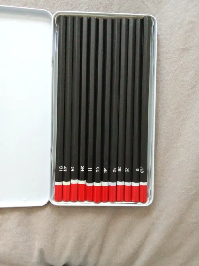 Boîte de crayon de papier de différentes tailles - photo numéro 2