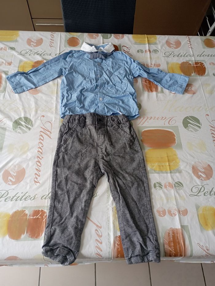 Chemise bleu manche longue et pantalon gris Chino et noeud papillon gris C&A 92 cm neuf 10€
