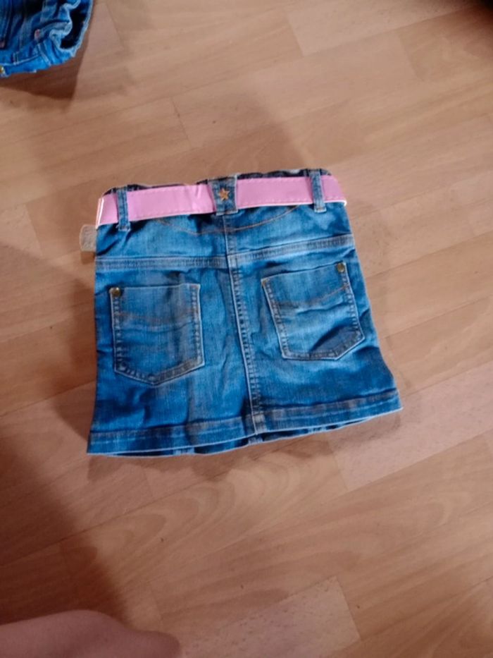 Lot de jupe fille 6 ans en jean c 85 - photo numéro 10