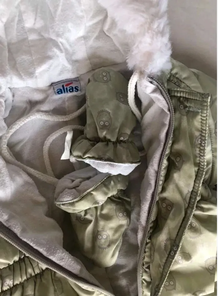 Combinaison  avec gants (6mois) - photo numéro 2