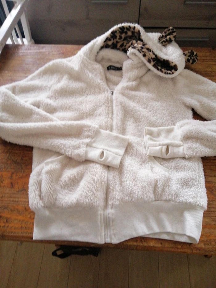 Veste capuche oreilles