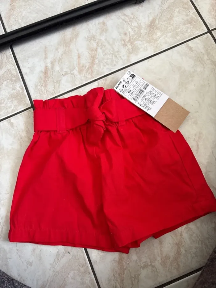 Short rouge