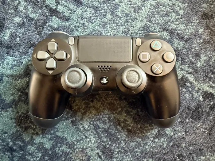 Console de jeu Sony PlayStation 4 Pro 1 To avec 1 manette - Noir de jais - avec emballage d'origine - photo numéro 3