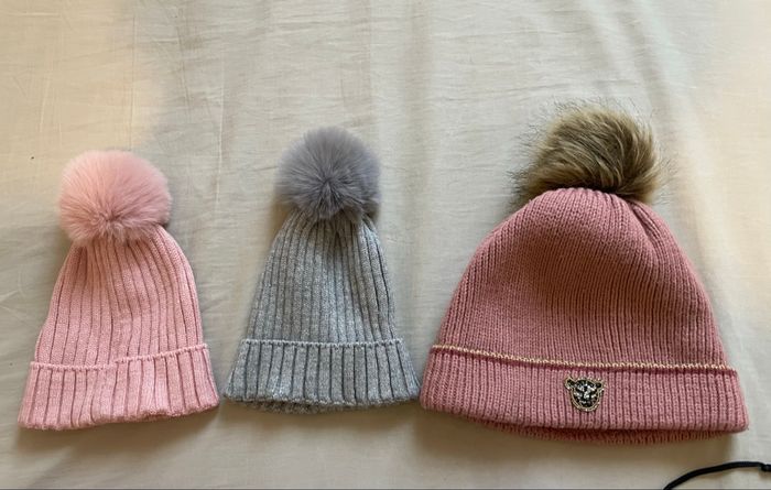 Lot hiver fille : 4 bonnets + 2 cache-cou - photo numéro 2