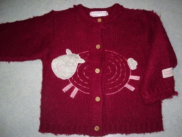 VESTE en laine, rouge, impression "mouton"