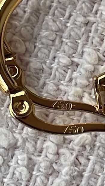 Petite boucle d’oreille en acier ou plaqué