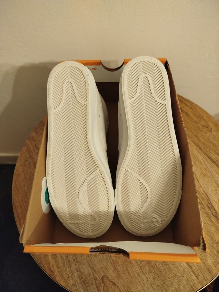 Baskets Nike T 36,5 - photo numéro 8