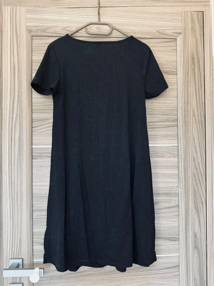 Robe SHEIN noire taille S ok allaitement - photo numéro 2