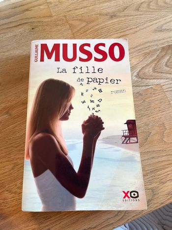 Livre MUSSO , la fille de papier