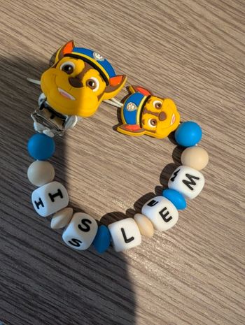 Attache tétine pat patrouille 