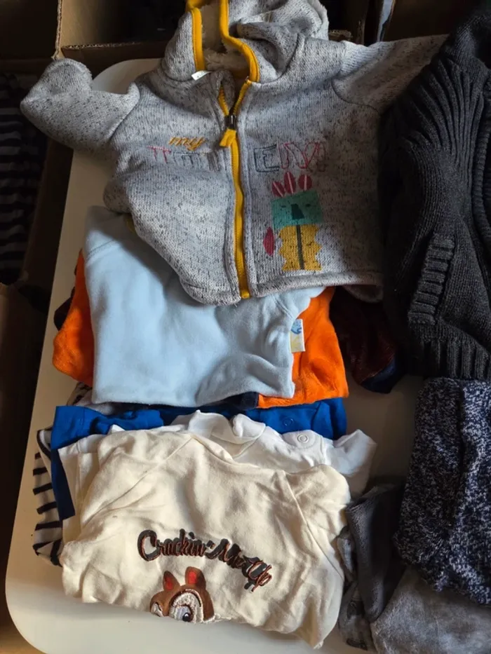 Lot +35 vêtements 6 mois garçon - photo numéro 5