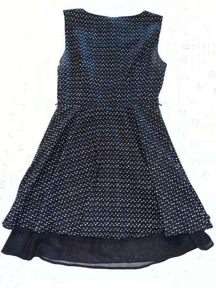 Abito corto nero a pois bianchi - photo numéro 2