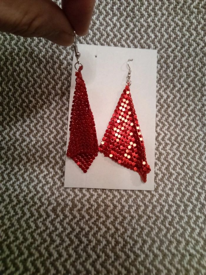 Boucles d'oreilles résilles rouges - photo numéro 7