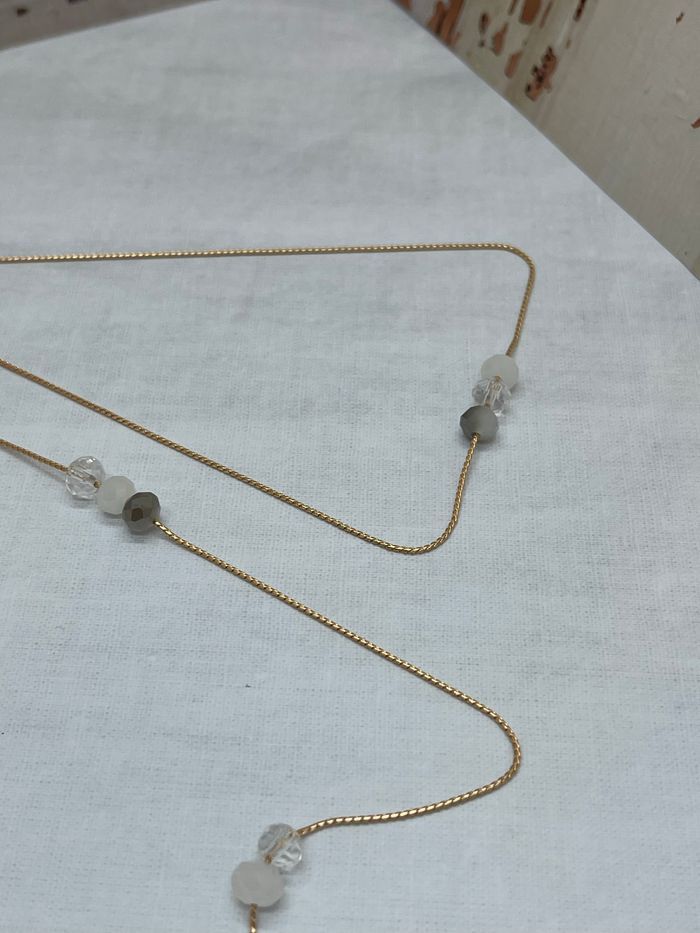 Collier dos nu perles cristal blanc nacre et gris - photo numéro 8