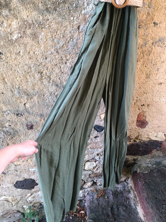 Combinaison verte à poches et ceinture - photo numéro 2