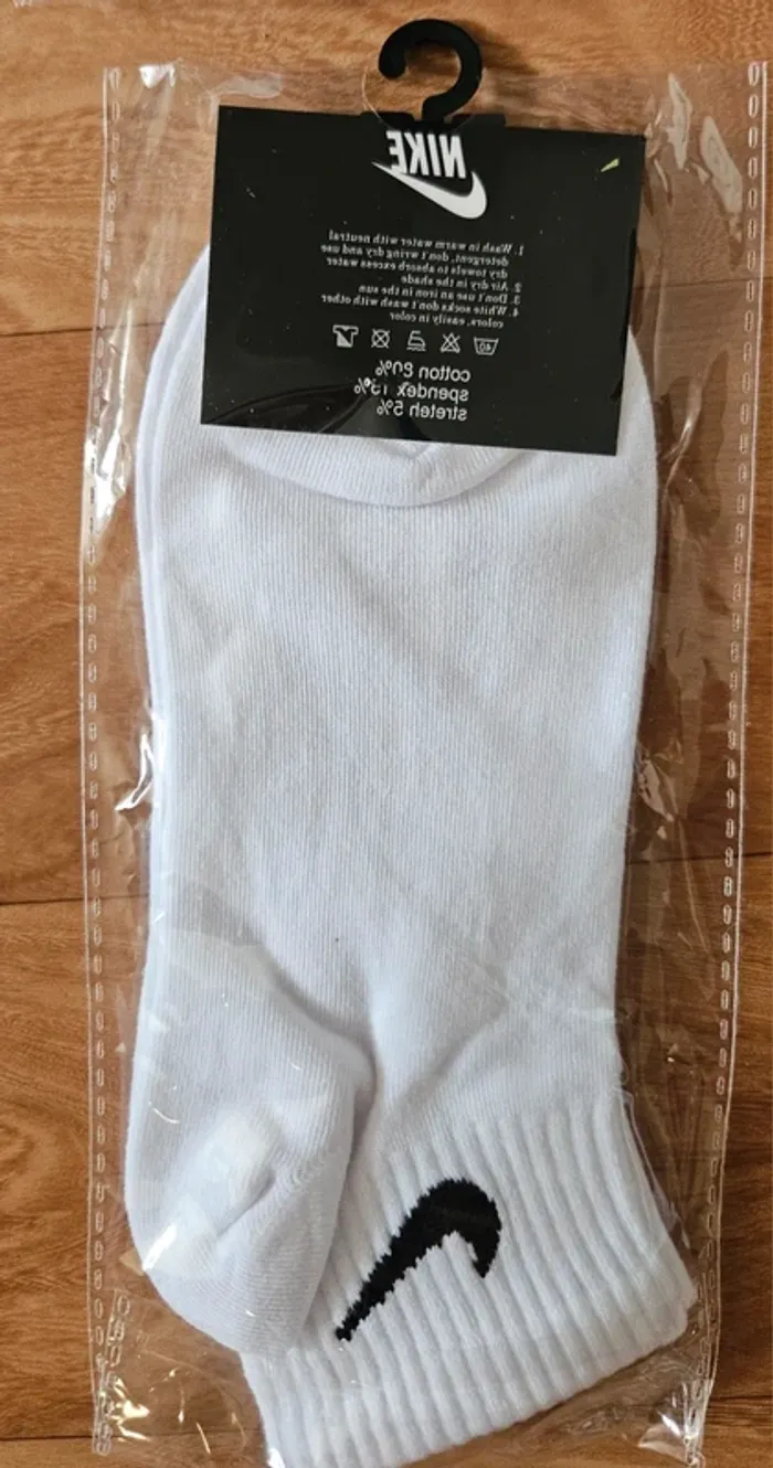 Lot de 9 paires de chaussettes Nike courtes blanches - photo numéro 3
