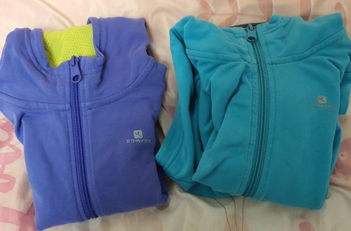 Lot de 2 sweats à capuche Décathlon 5 ans - photo numéro 2