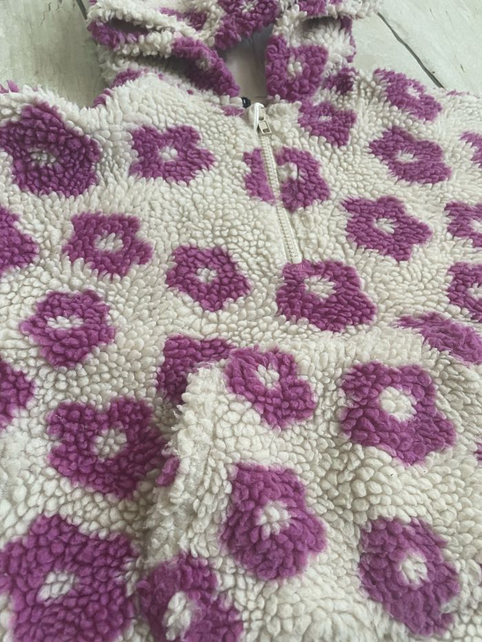 Lot vêtements fille 8ans - photo numéro 2