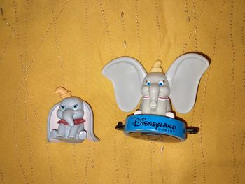 Lot de 2 figurines Dumbo Disney dont une Vintage