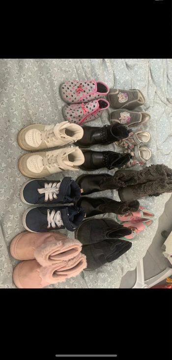 Lot 11 paires de chaussures