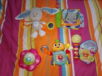Divers jouets musicaux