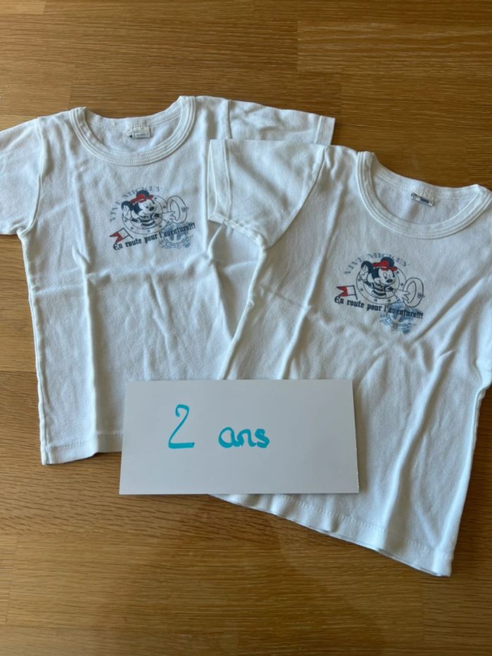 Lot de 2 t shirts Mickey