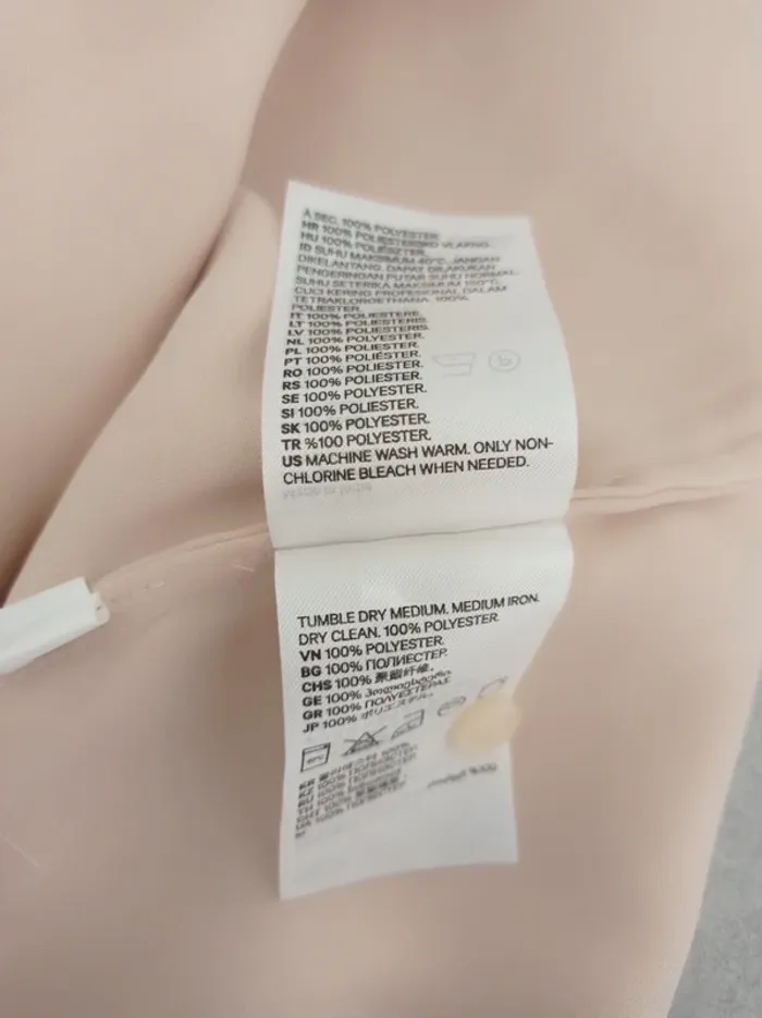Magnifique robe effet soie satinée beau col haut beige champagne neuf avec étiquette T.M H&M - photo numéro 7