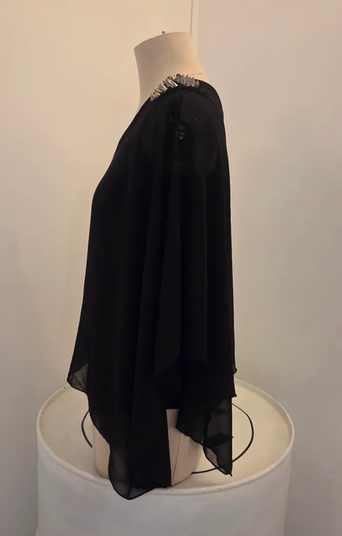 Haut asymétrique noir ZARA Trafaluc – épaule cloutée – Taille M - photo numéro 4