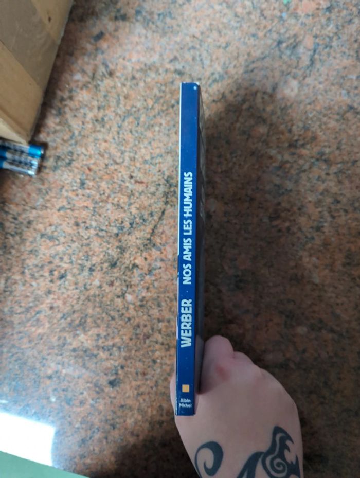 Roman '' Nos amis les humains - photo numéro 3