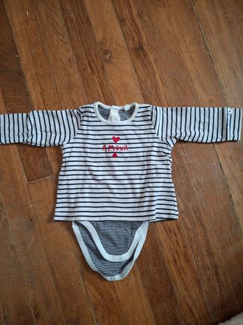 Body t shirt mixte marinière coeur petit bateau 6 mois comme neuf