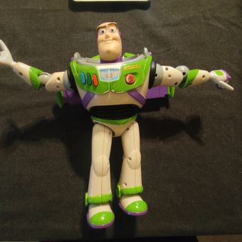 Figurine buzz l'éclair 30 cm