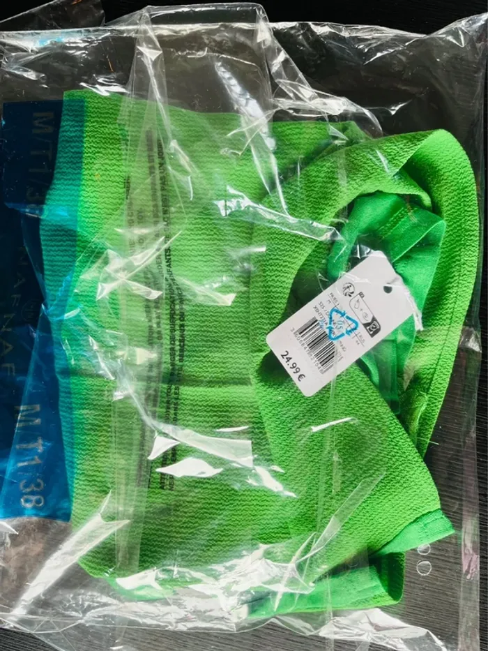 Teeshirt vert Naf Naf neuf taille M - photo numéro 2