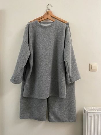 Ensembles deux pièces - pull manches longues et pantalon larges