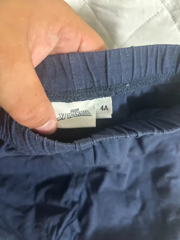 Short taille 4ans marque Spiderman - photo numéro 2