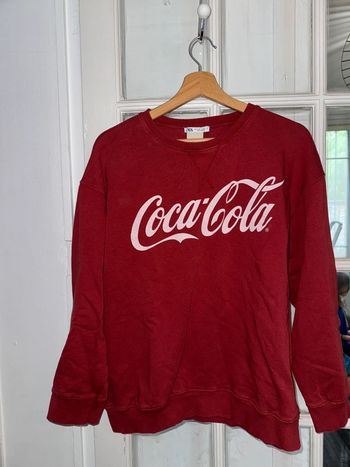 Sweat plutôt court Zara Taille s Coca Cola