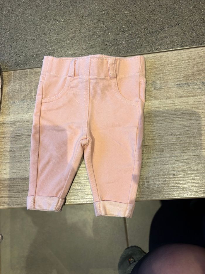 Lot pantalons 1 mois - photo numéro 6