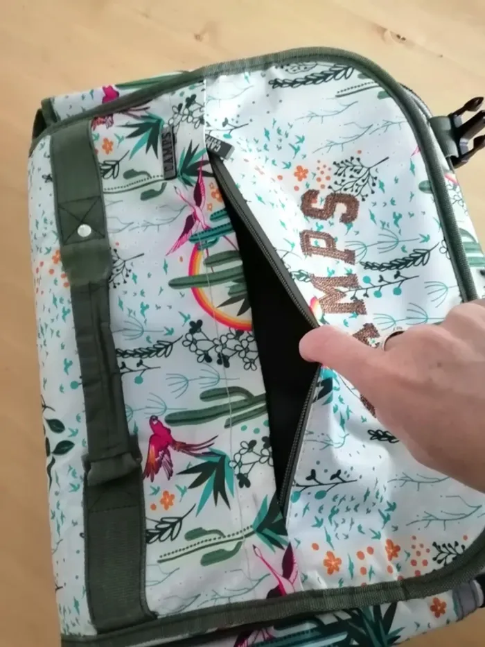 Cartable avec trousse - photo numéro 6