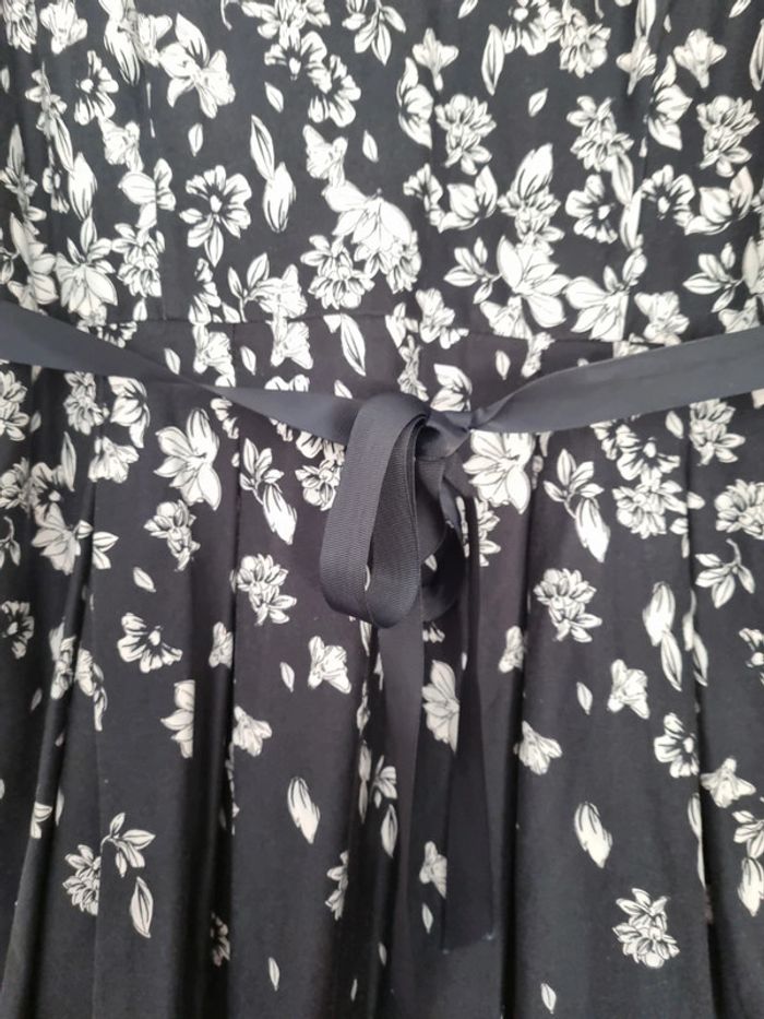 Robe bleu marine mi longue sans manches - photo numéro 4