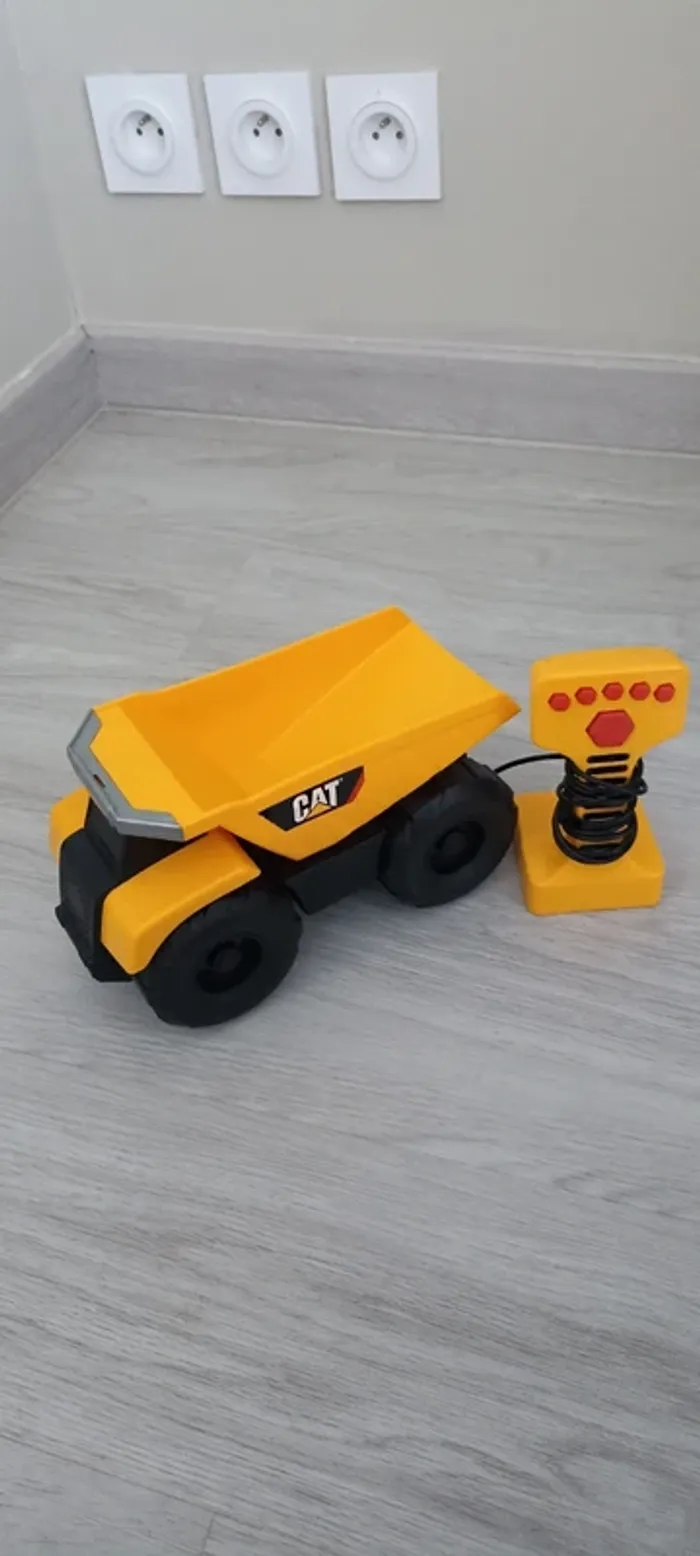 Camion benne télécommandé