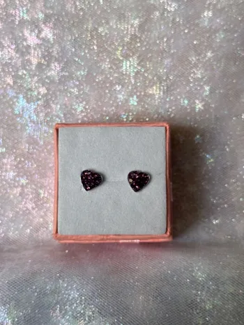 Boucles d’oreille cœur violet