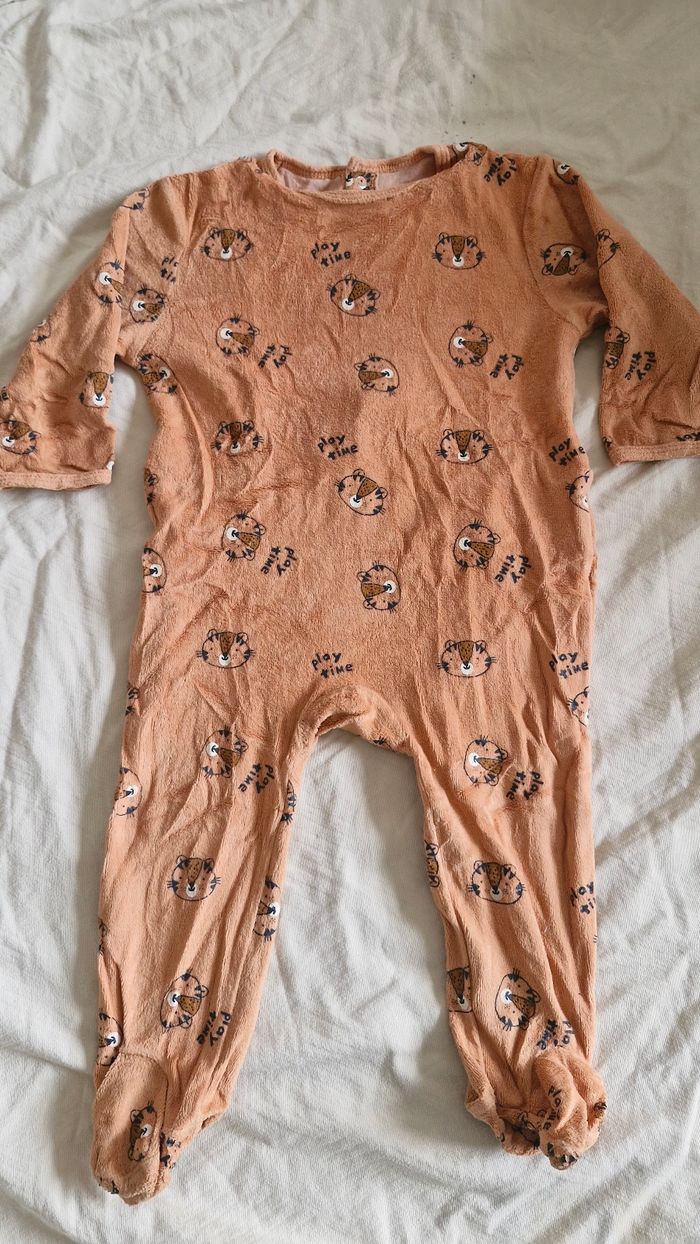 Lot 3 pyjama 18 mois - photo numéro 2