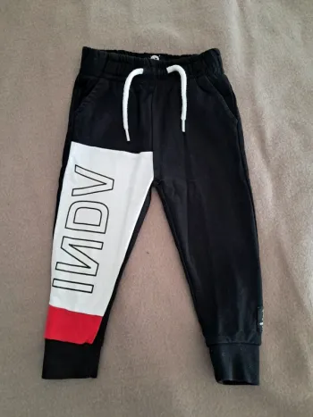 Pantalon jogging.