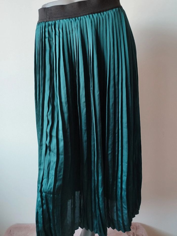 Jupe mi-longue plissée satinée Promod taille L - photo numéro 3