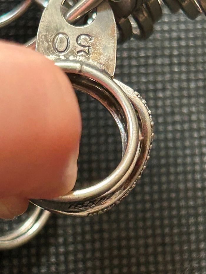 Jolie bague en argent massif avec pierres noires et blanches T. 50 femme TBE - photo numéro 7