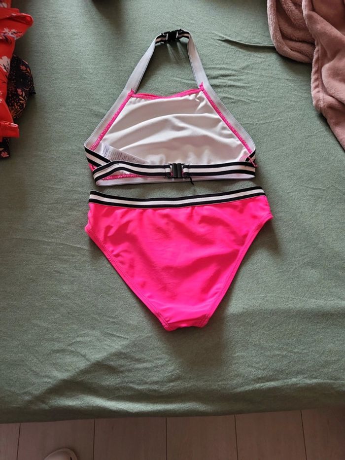 Maillot de bain 2 pièces 8/10 ans - photo numéro 2