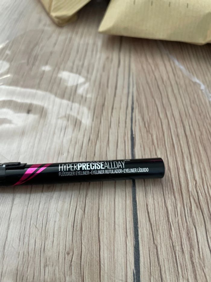 4. Crayons. Maquillage. N°16 - photo numéro 2
