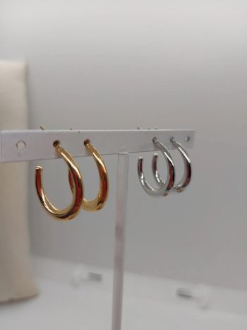 2 paires de boucles d'oreilles