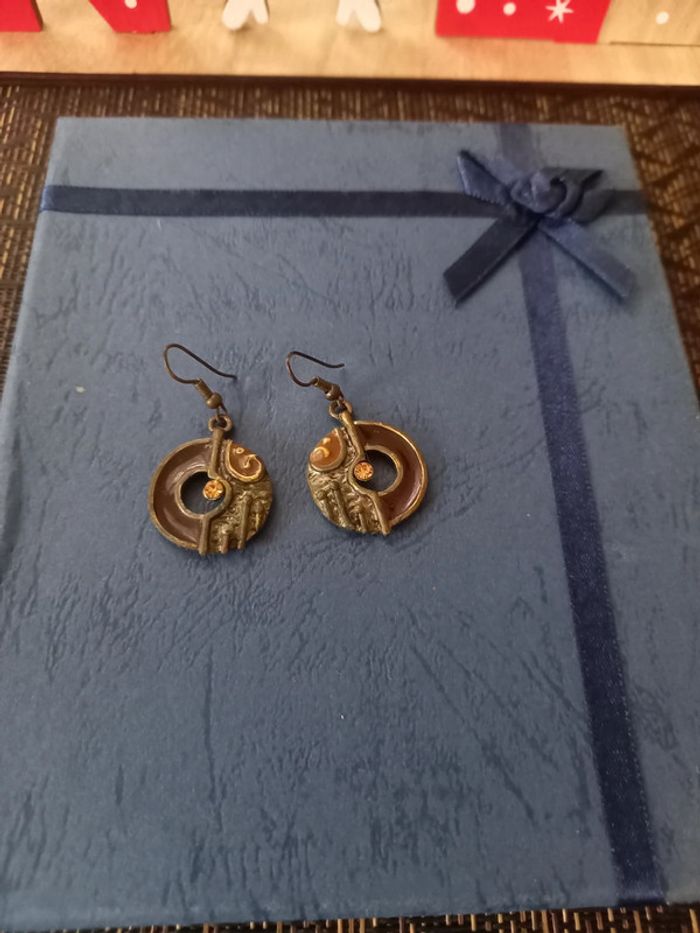 Boucles d'oreilles rondes fantaisie marrons et argent - photo numéro 4